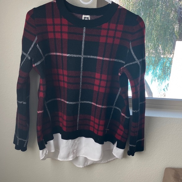 Anne Klein Red and Black Plaid Sweater with White Hem - Picture 1 of 10